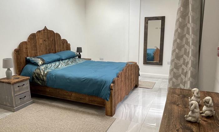 Spacious bedrooms with underfloor heating king size beds